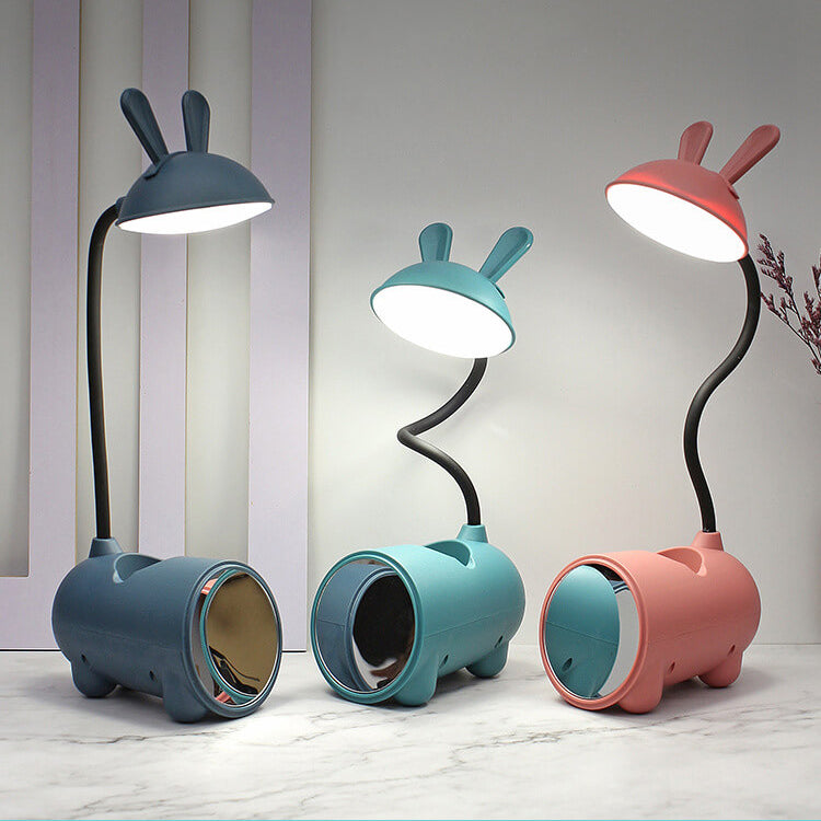 Kreative LED-Schreibtischlampe mit Stiftehalter im Hasen-Design
