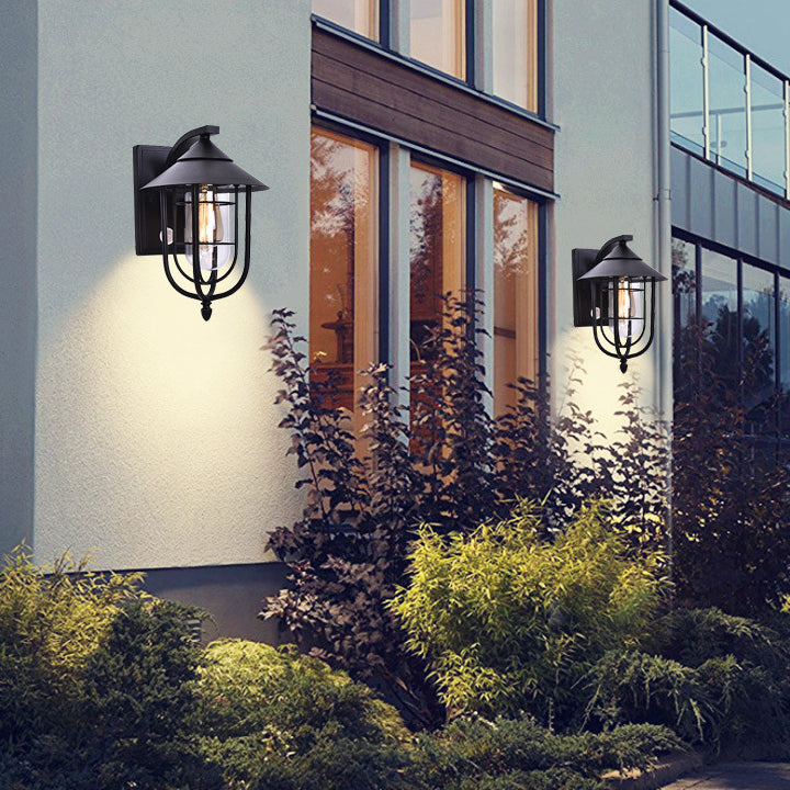 Moderne industrielle Wandleuchte für den Außenbereich mit Bewegungsmelder