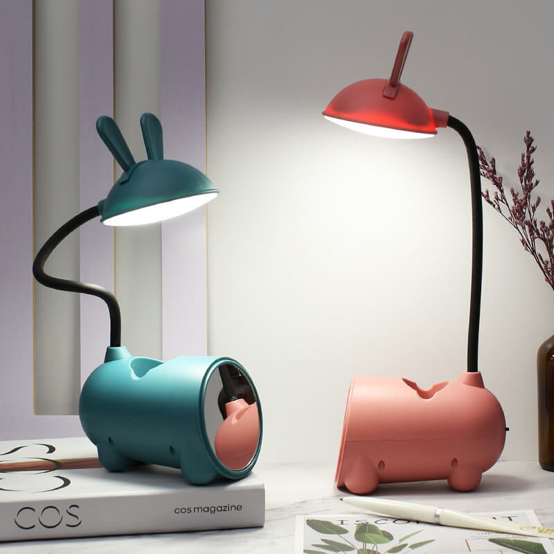 Kreative LED-Schreibtischlampe mit Stiftehalter im Hasen-Design