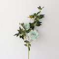 Künstliches Blumenarrangement