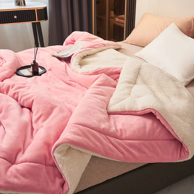 SoftHug Luxury Fleece Blanket
