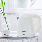 Elektrischer Wasserkocher mit verdecktem Sockel und zweischichtiger Isolierung