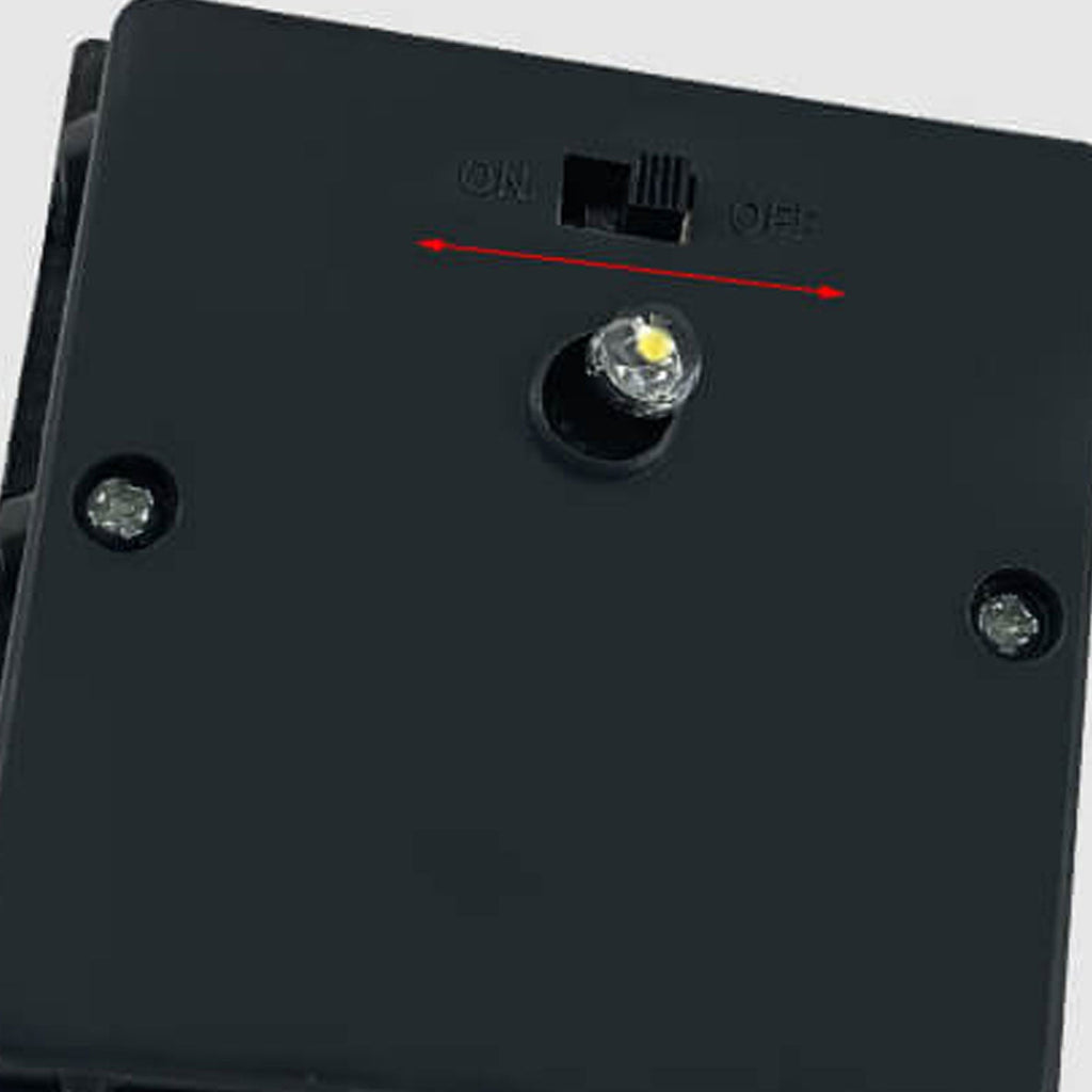 LED-Solar-Gartenleuchte in quadratischer Säulenform