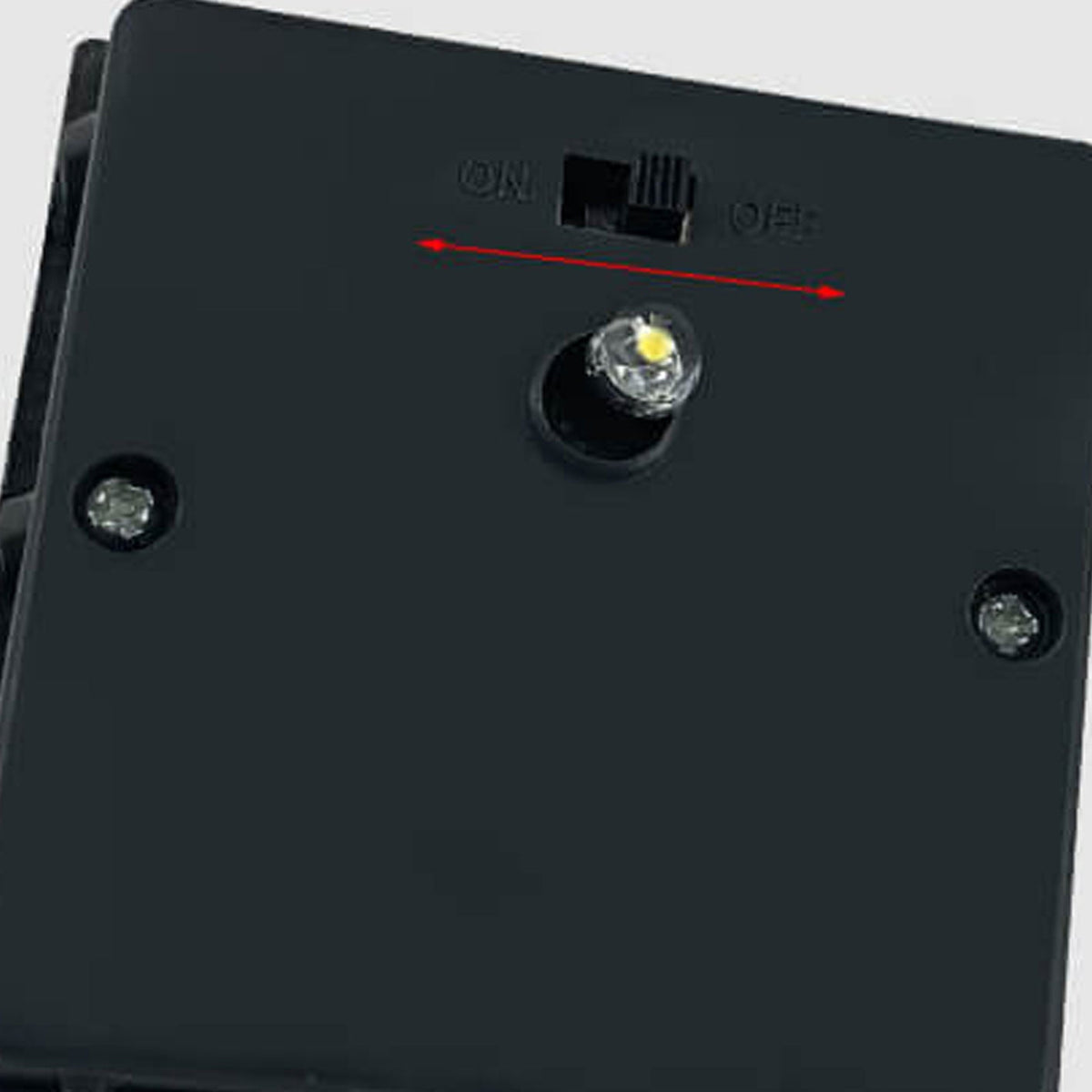 LED-Solar-Gartenleuchte in quadratischer Säulenform