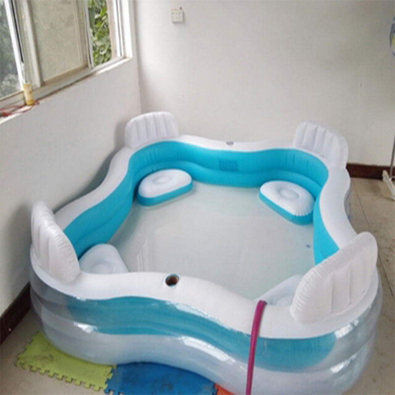 Aufblasbare Lounge-Badewanne für Damen mit integrierten Liegebereichen