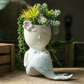 Künstlerische Blumenvase