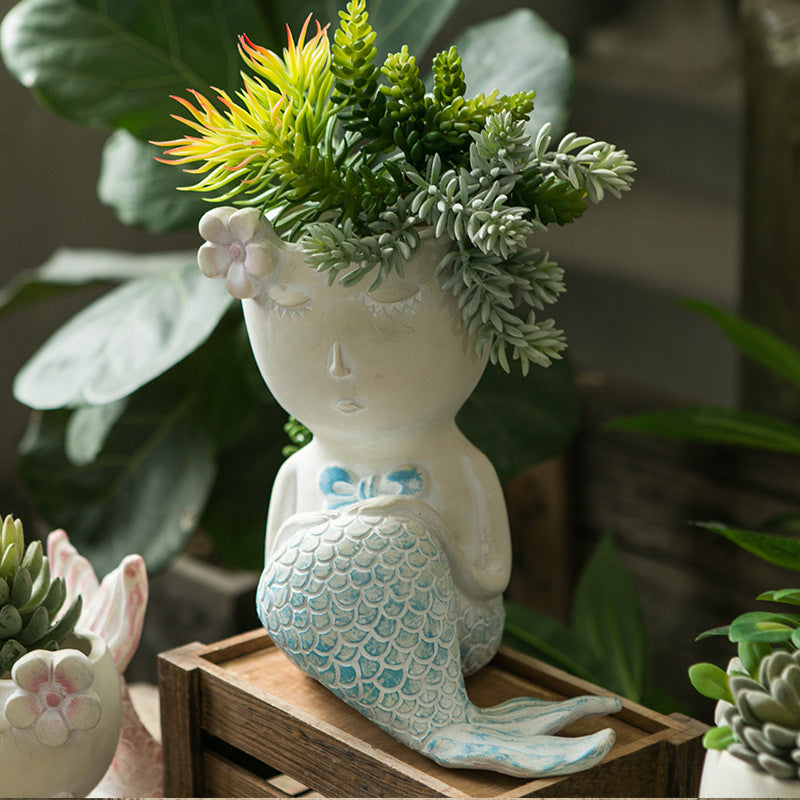 Künstlerische Blumenvase