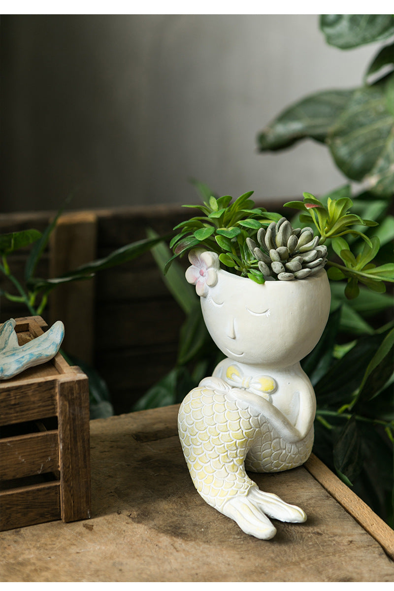 Künstlerische Blumenvase