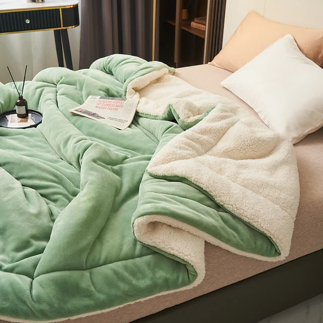 SoftHug Luxury Fleece Blanket