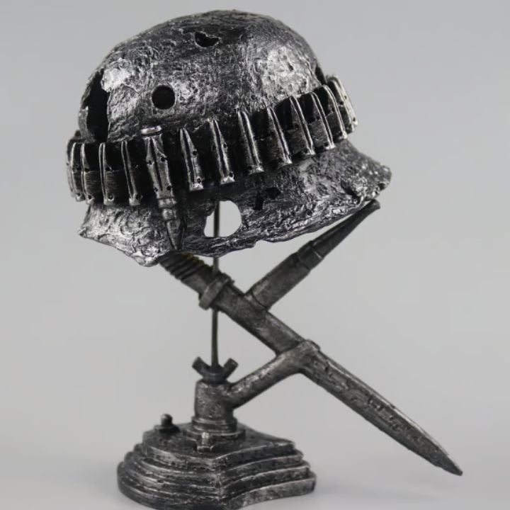 AntiqueLume | Vintage-Tischleuchte Stahlhelm