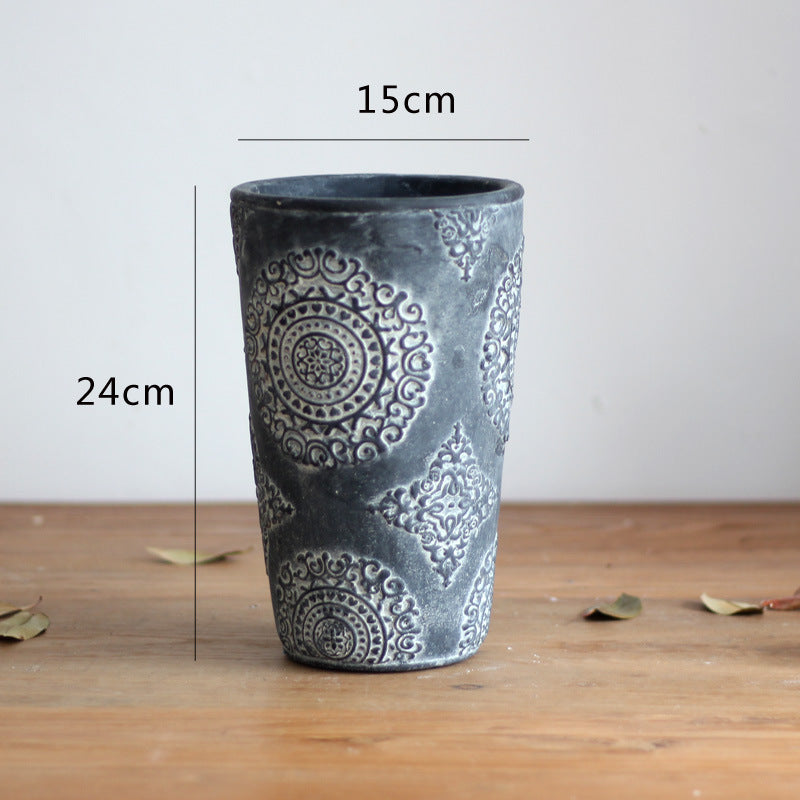 Elegant ceramic flower vase