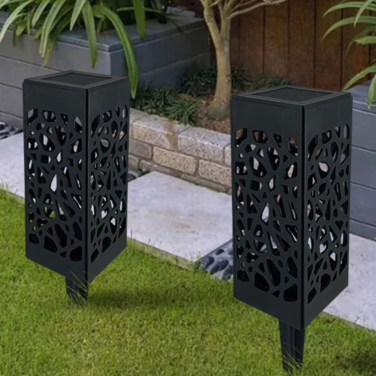LED-Solar-Gartenleuchte in quadratischer Säulenform