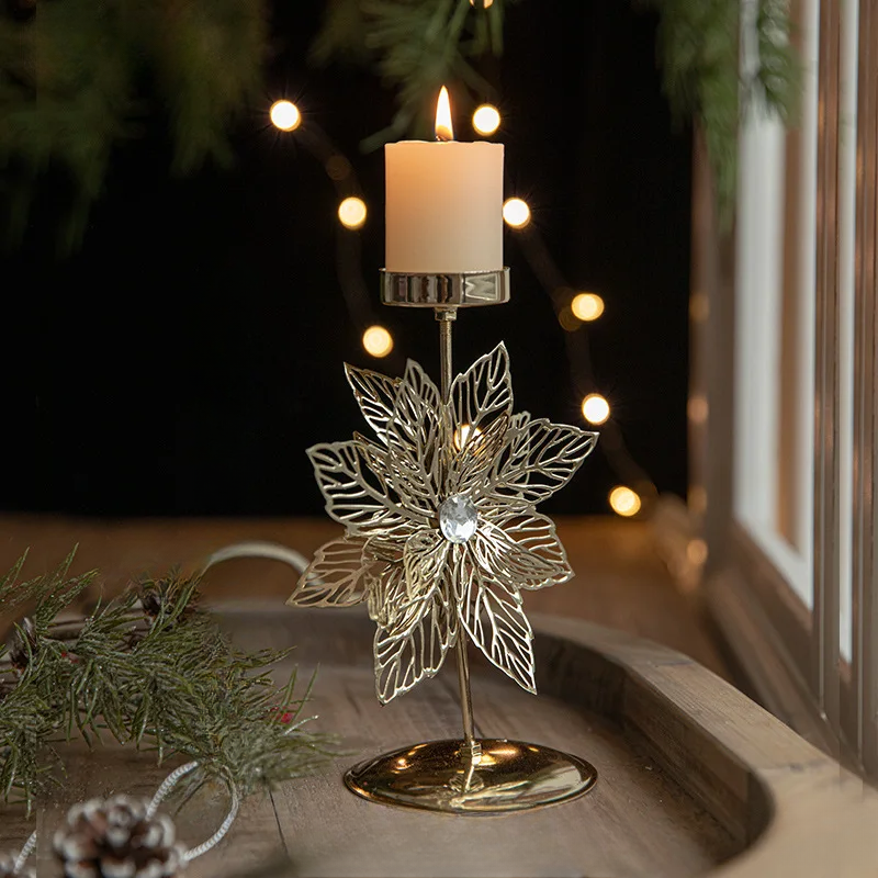 Weihnachtliche Kerzenhalter - Stern- und Tannenbaum-Design