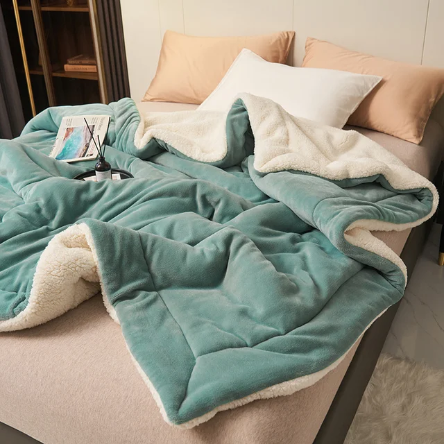 SoftHug Luxury Fleece Blanket