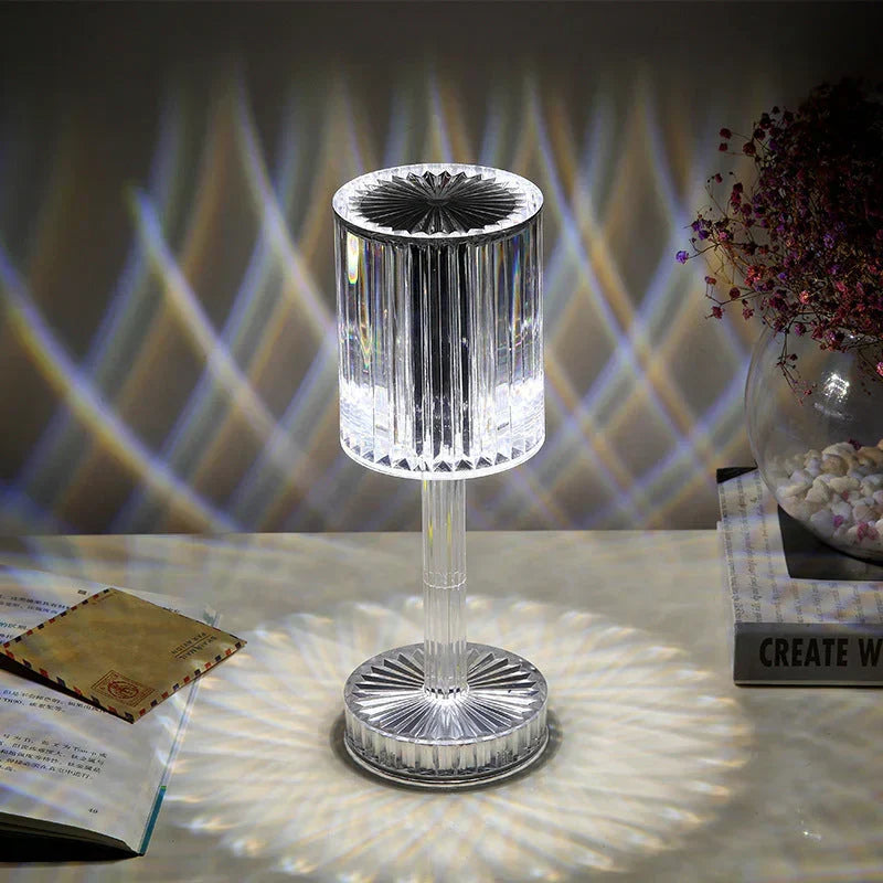 Dimmbare Kristall-Tischleuchte mit modernem Design