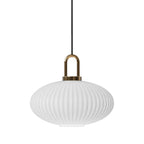 Design-Pendelleuchte in Kürbisform