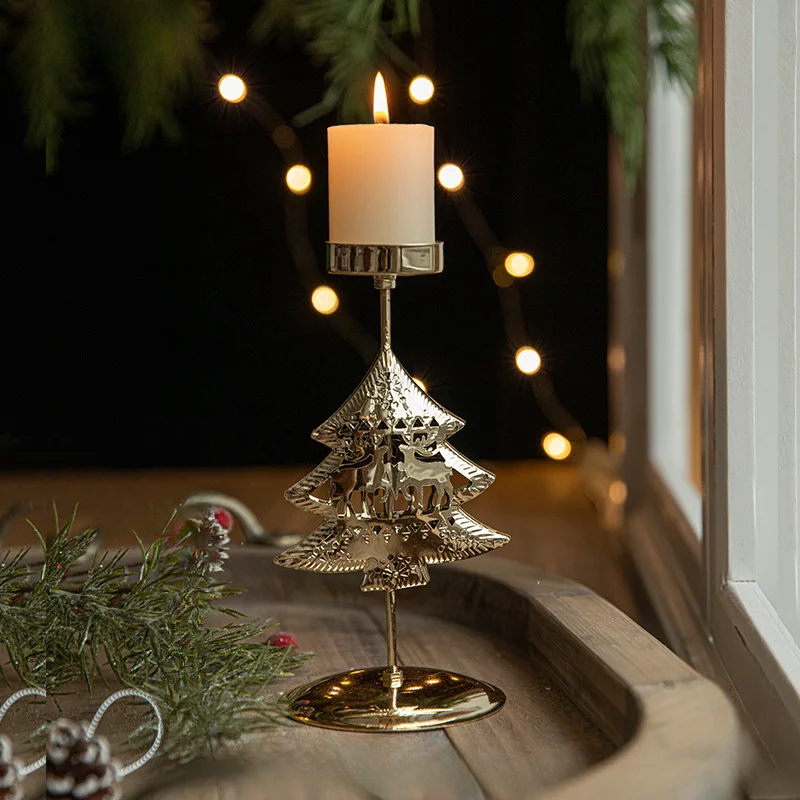 Weihnachtliche Kerzenhalter - Stern- und Tannenbaum-Design