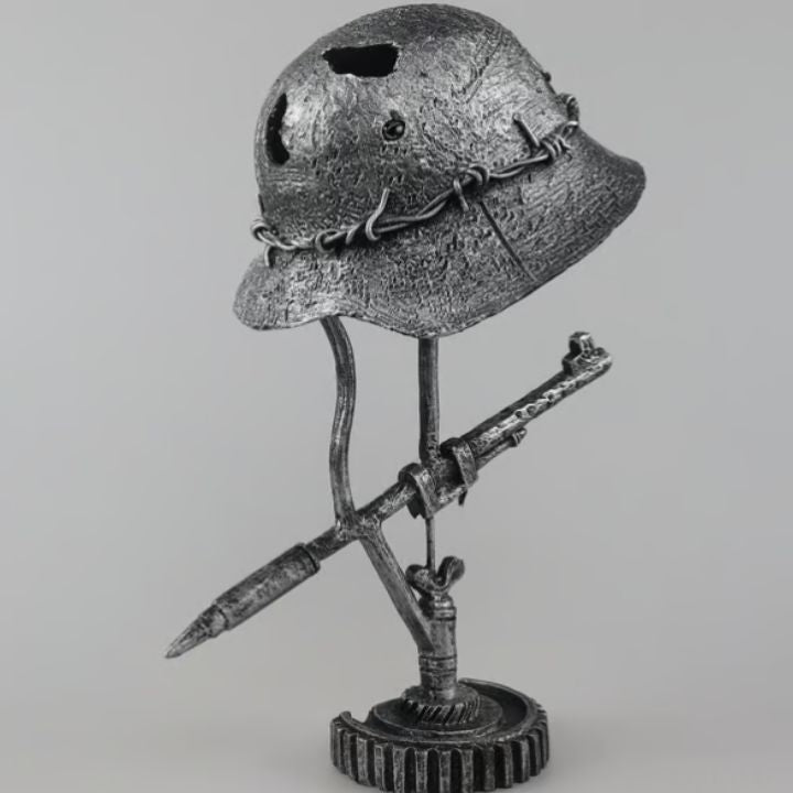 AntiqueLume | Vintage-Tischleuchte Stahlhelm