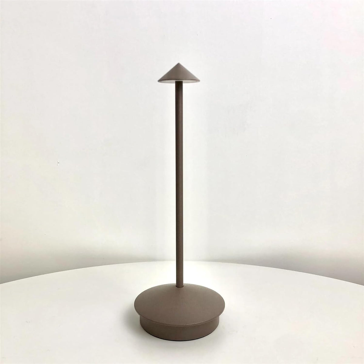 Robyn Arrow LED-Tischleuchte