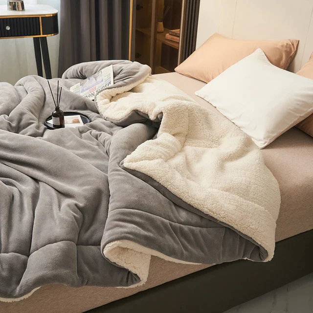 SoftHug Luxury Fleece Blanket