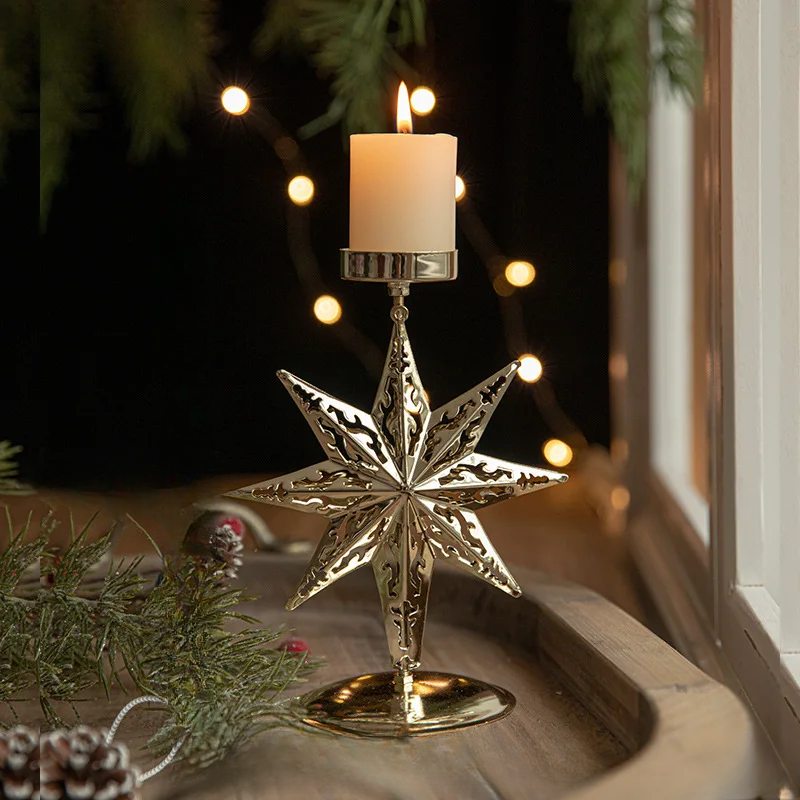 Weihnachtliche Kerzenhalter - Stern- und Tannenbaum-Design