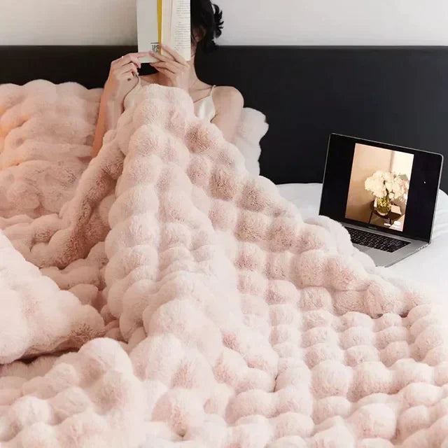VeluLuxe Faux Fur Fluffy Blanket