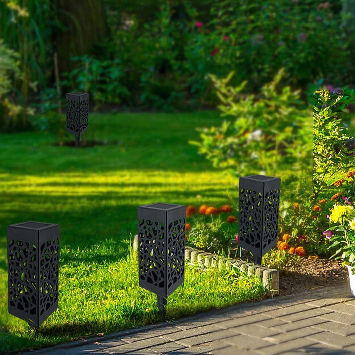 LED-Solar-Gartenleuchte in quadratischer Säulenform