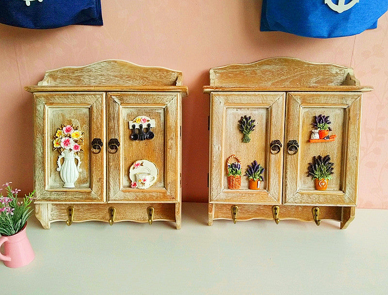 Rustikaler dekorativer Wandschrank