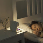 3-in-1 Nachttischlampe mit kabellosem Ladegerät und Wecker