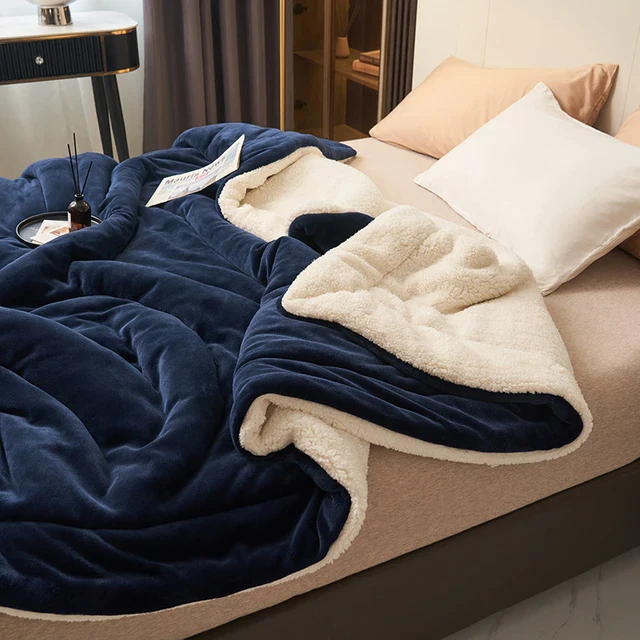 SoftHug Luxury Fleece Blanket
