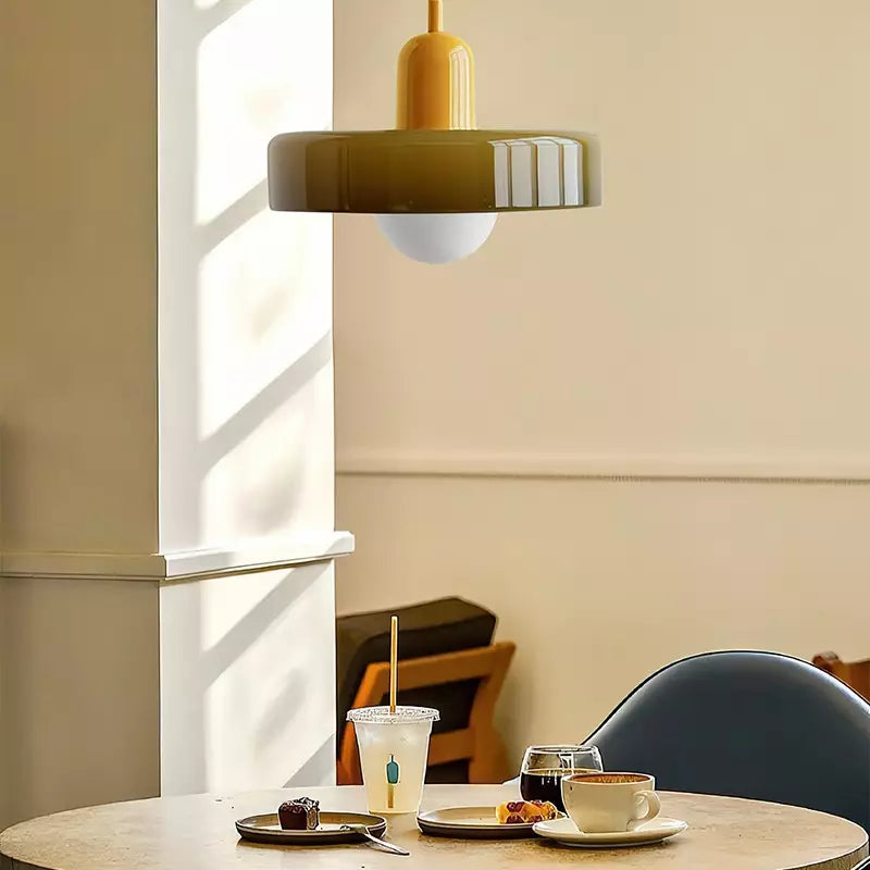 Bunte Pendelleuchte im Bauhaus-Stil - StiloGlas
