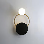 Schwarze Wandleuchte mit kreisförmigen Ringen