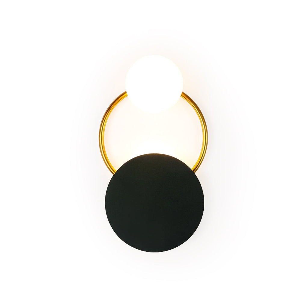 Schwarze Wandleuchte mit kreisförmigen Ringen