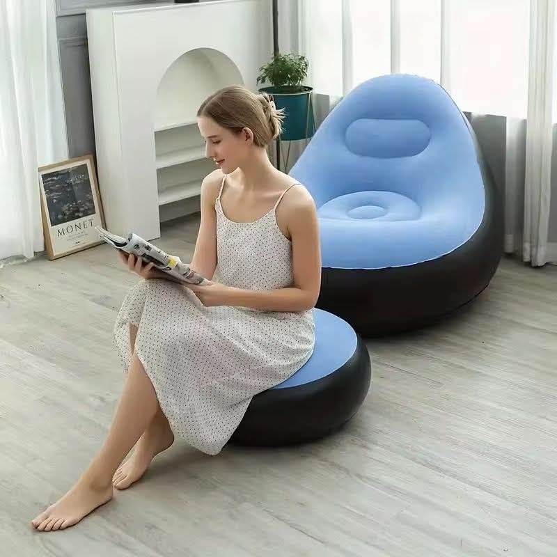 Fauler Sofa mit Fußhocker
