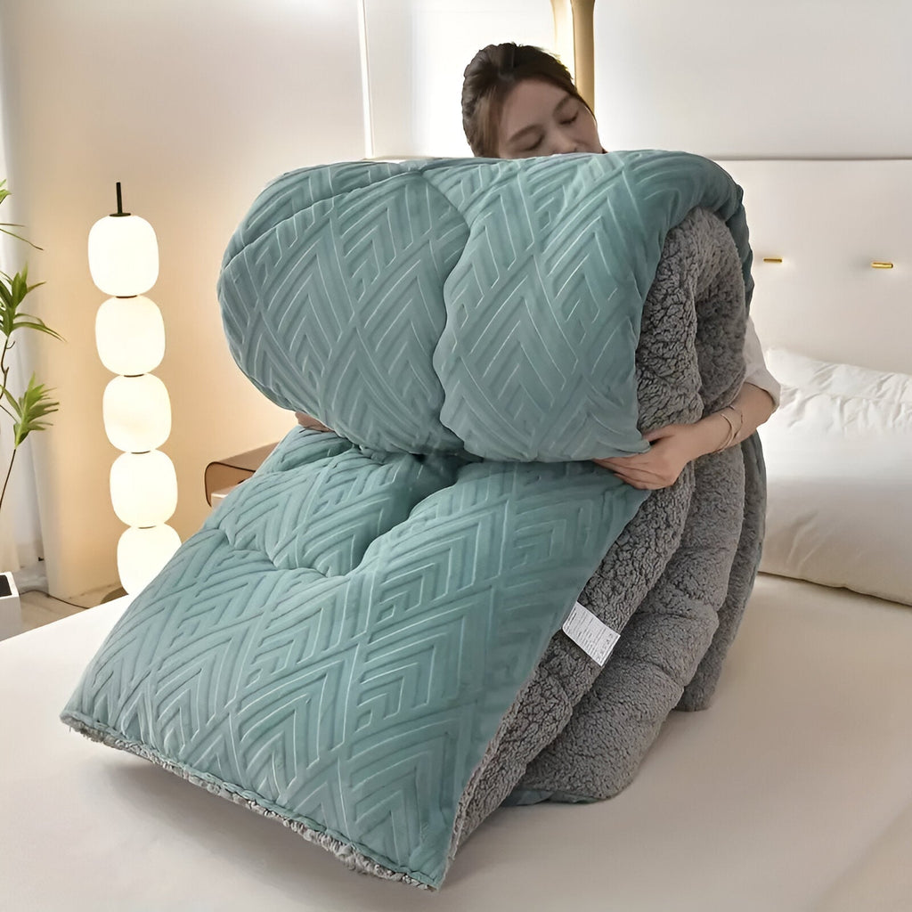 Luxury Four Seasons Duvet Cover with Plush Feel