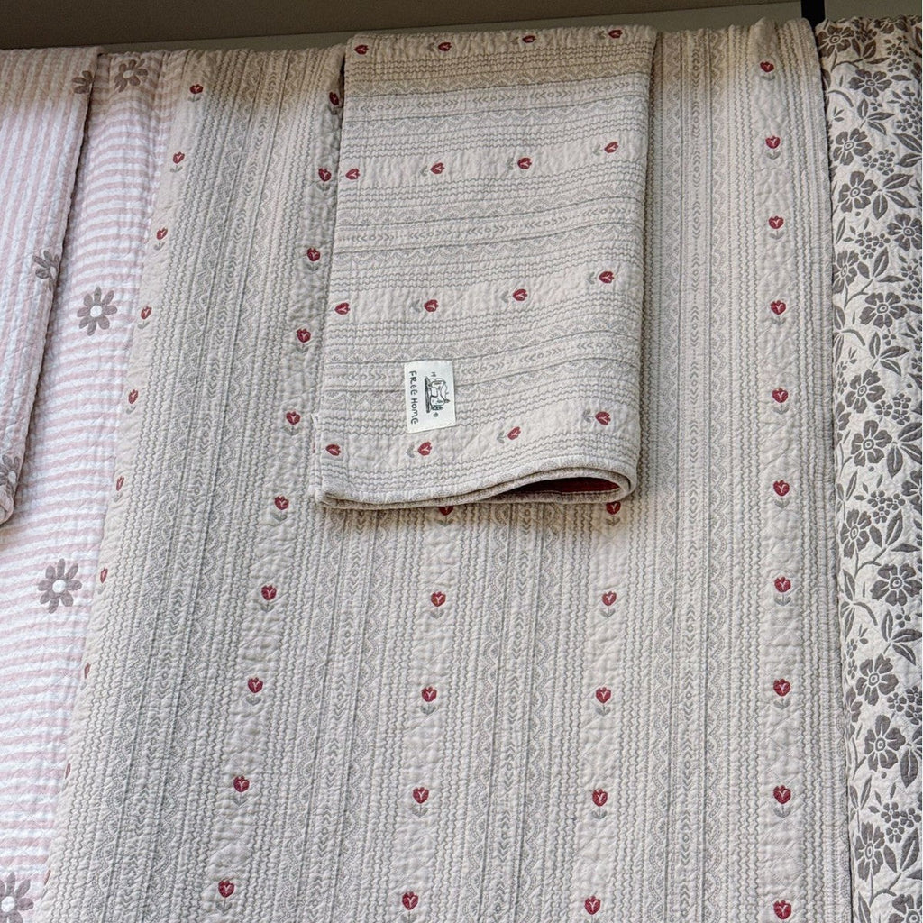 Ladies Cuddly Blanket with Horse Motif