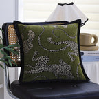 Quadratischer Dekokissenbezug mit gewebtem Leoparden-Jacquard und Samtkante