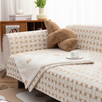 Dreisitzer-Sofa mit geometrischem Jacquard-Bezug und schlanken Metallbeinen
