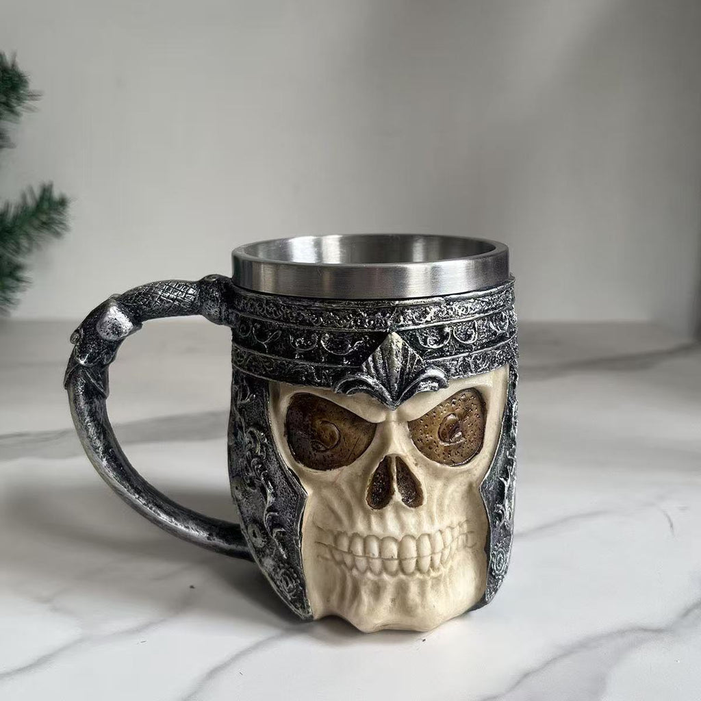 Bierkrug mit Totenkopf-Design