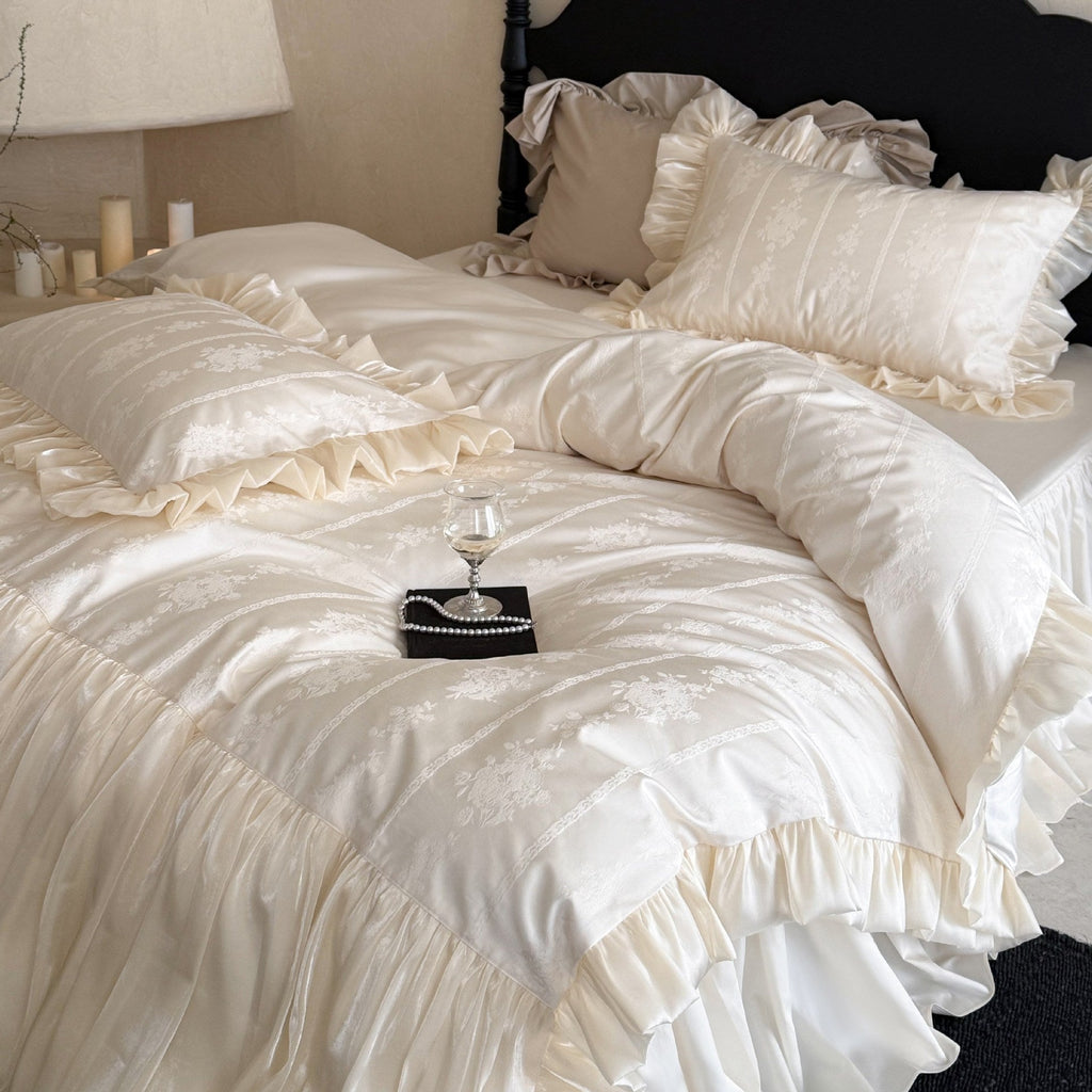 Bettwäsche-Set – feiner Satin-Jacquard mit Rüschen-Bettrock und Rüschenkissen