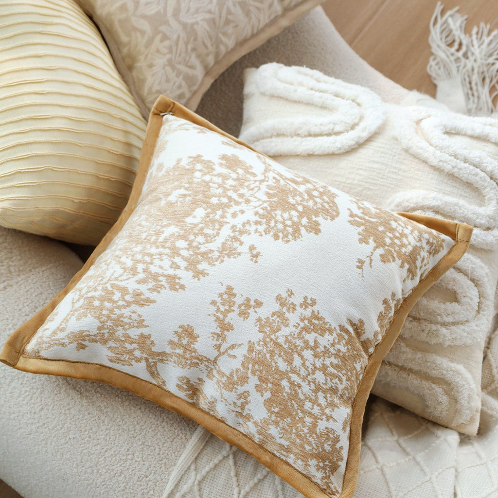 Quadratischer Jacquard-Kissenbezug mit Blattrelief und Paspelierung