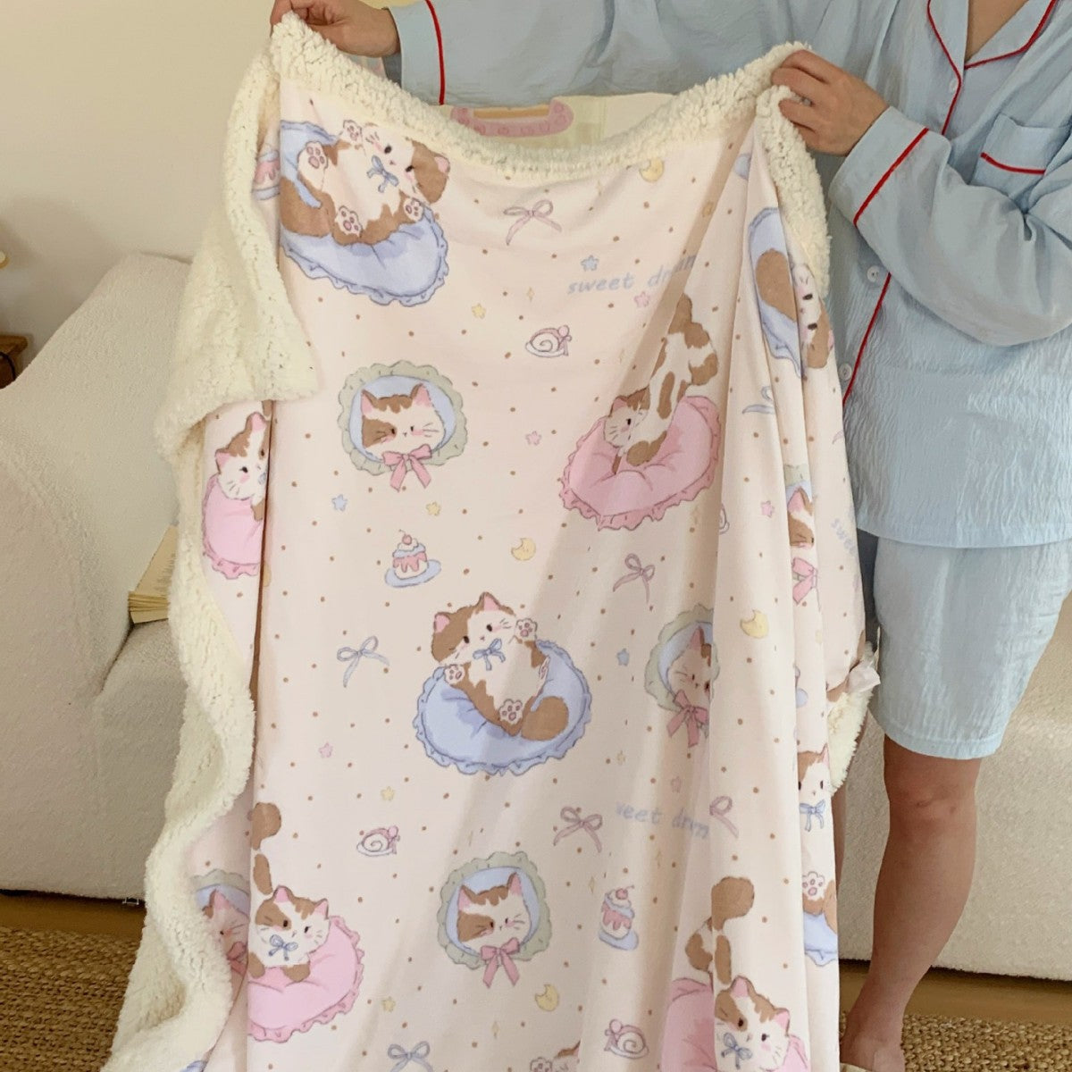 Reversible Cuddle Blanket with Sherpa Fleece, Dog Illustrations and Checkered Pattern