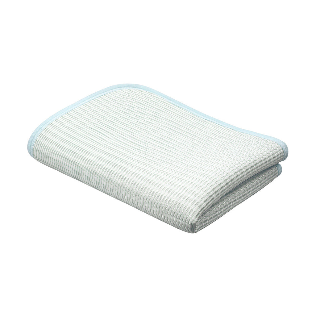 Patterned and Breathable Bedspread