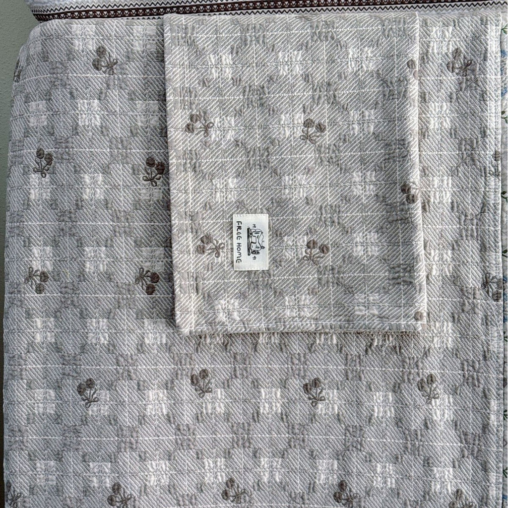 Ladies Cuddly Blanket with Horse Motif