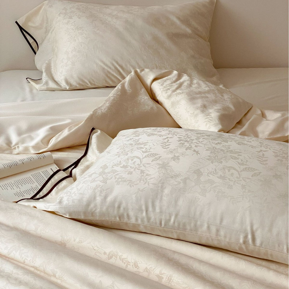 Luxuriöses Satin-Bettwäsche-Set mit Aquarell-Blumenmuster