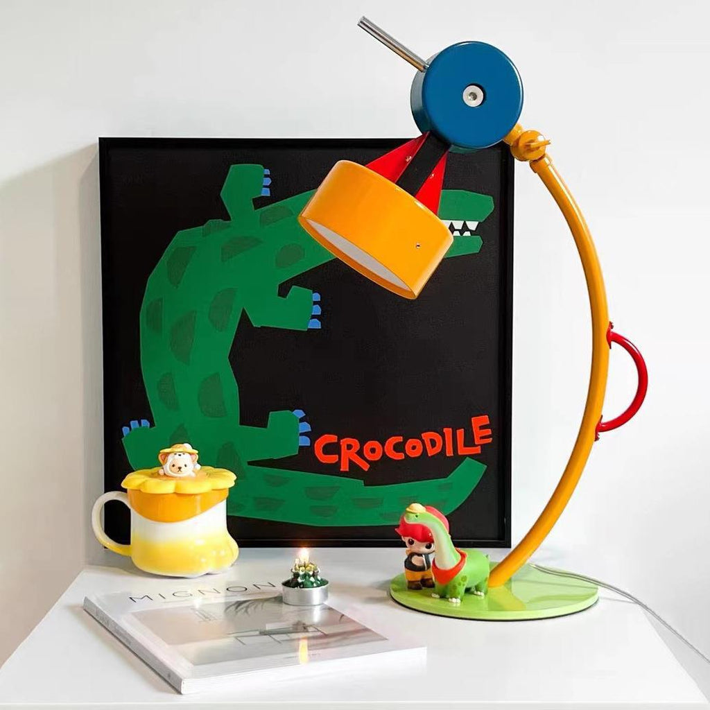 Schreibtischlampe mit verstellbarem Arm
