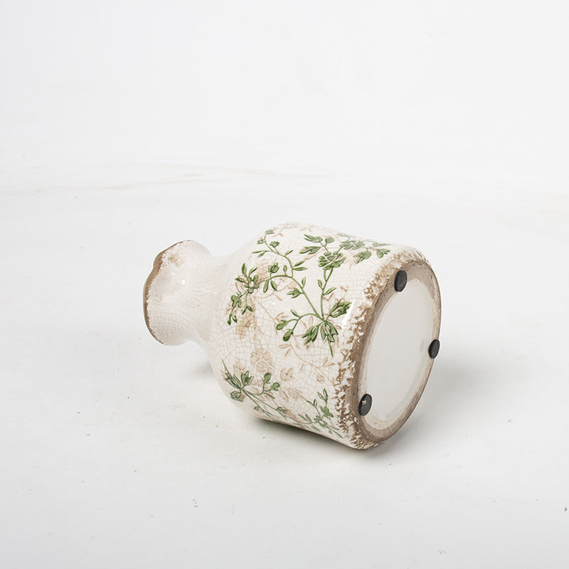 Keramikkrug mit Blumenmuster