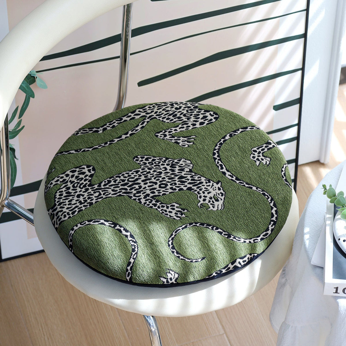 Runder Stuhlkissenbezug mit gewebtem Leoparden-Jacquard und elastischem Saum
