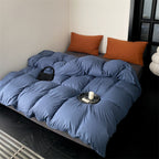 Voluminous year-round duvet with soft microfiber filling