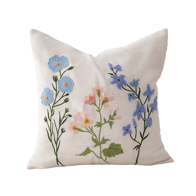 Dekorativer Kissenbezug in Leinenoptik mit handgestickten Wildblumen